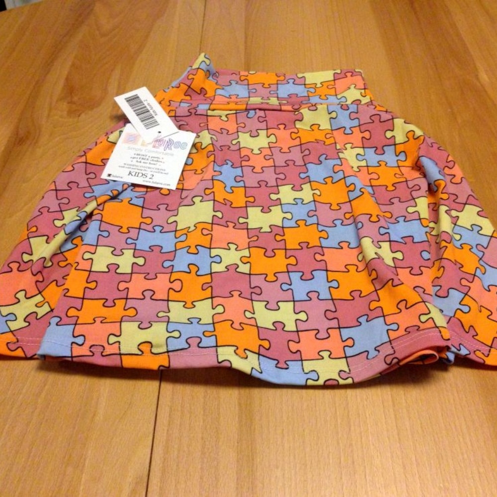 Lularoe Girls Azure skirt size 2 NWT